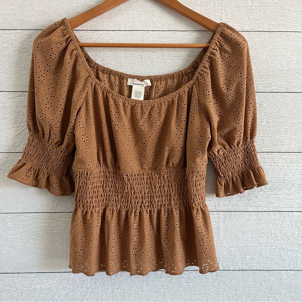 URBAN Romantics Brown Tan Smocked Eyelet Puff Short Sleeve Cropped Blouse Size S